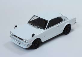 Nissan  - white - 1:18 - Triple9 Collection - 1800181 - T9-1800181 | Toms Modelautos