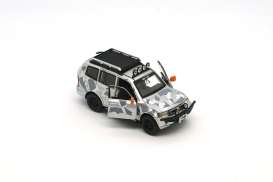 Mitsubishi  - Pajero 3rd gen. *Jungle Pack* 2001 white - 1:64 - BM Creations - 64B0049 - BM64B0049 | Toms Modelautos