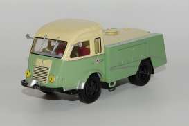 non  - 2.5 tonnes Arroseuse creme/green - 1:43 - Magazine Models - UTR38 - magUTR38 | Toms Modelautos