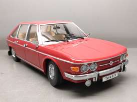 Tatra  - 613 1979 dark red - 1:18 - Triple9 Collection - 1800293 - T9-1800293 | Toms Modelautos