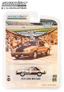 Ford  - Mustang 1979 white/black - 1:64 - GreenLight - 30392 - gl30392 | Toms Modelautos
