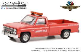 GMC  - Sierra 1984 red - 1:64 - GreenLight - 30408 - gl30408 | Toms Modelautos