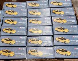 Toyota  - Camry Taxi 2009 yellow/orange - 1:38 - Magazine Models - magTXCamry | Toms Modelautos