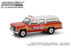 Chevrolet  - Suburban 1991 red/white - 1:64 - GreenLight - 30501 - gl30501 | Toms Modelautos