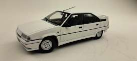 Citroen  - BX GTi 1990 alpine white - 1:18 - Triple9 Collection - 1800462 - T9-1800462 | Tom's Modelauto's