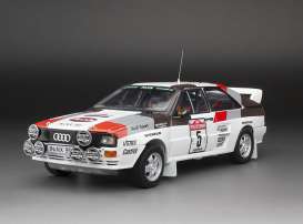 Audi  - Quattro A2 #5 H.Mikkola 1986 white/grey/red/black - 1:18 - SunStar - 4256 - sun4256 | Toms Modelautos