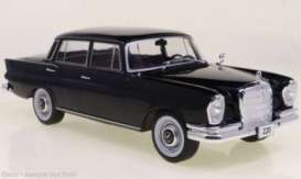 Mercedes Benz  - 220 1959 black - 1:24 - Whitebox - 124210 - WB124210 | Tom's Modelauto's