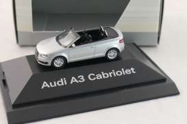 Audi  - A3 Cabriolet 2008 silver - 1:87 - Audi - 5010803312 - Audi5010803312 | Tom's Modelauto's