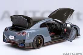 Nissan  - Skyline GT-R  2022 grey - 1:18 - AutoArt - 77505 - autoart77505 | Tom's Modelauto's